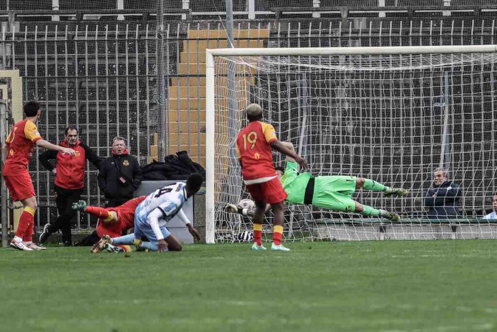 La Victor San Marino in 10 riacciuffa il Ravenna con una perla di Haruna