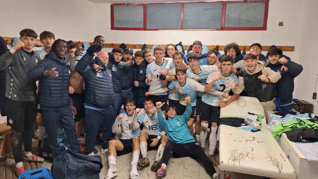 I Ragazzi della Juniores festeggiano la vittoria contro il Forlì